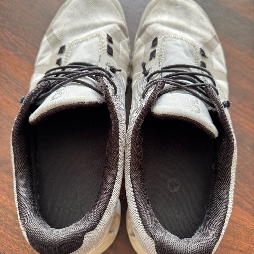 On Cloud 5 Women’s Size 8.5 Gray and Black Athletic Shoes with CloudTec Sole - Picture 6 of 8